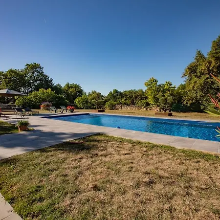 Domaine De Laplan Bed & Breakfast Cezan