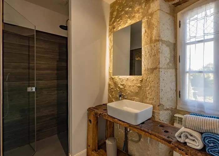 Domaine De Laplan 3*