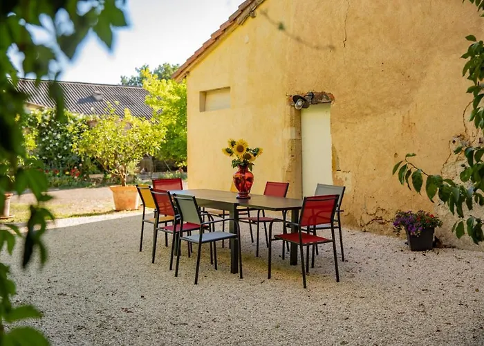 Domaine De Laplan Bed and breakfast Cezan